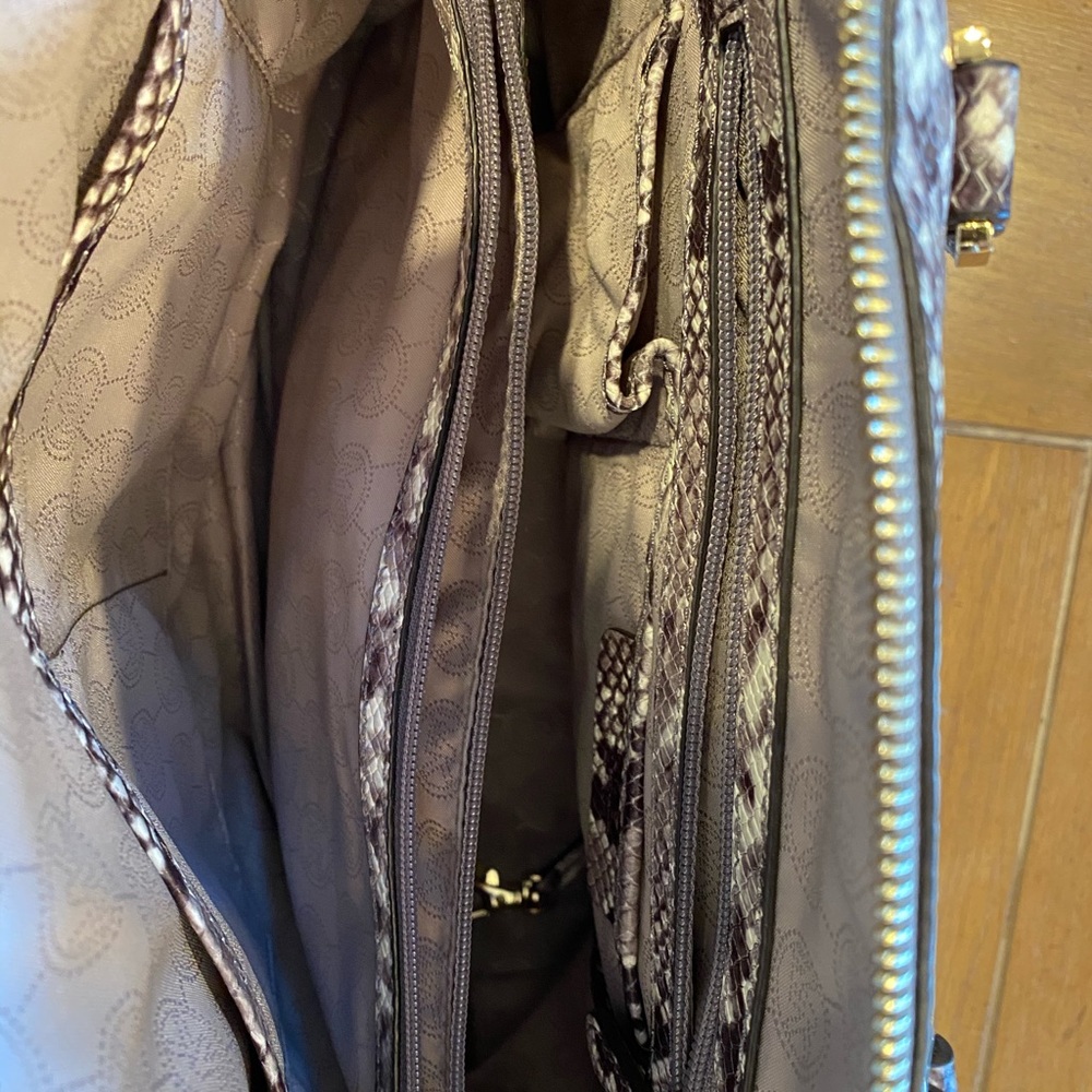 Michael Kors animal print satchel - Picture 3 of 5